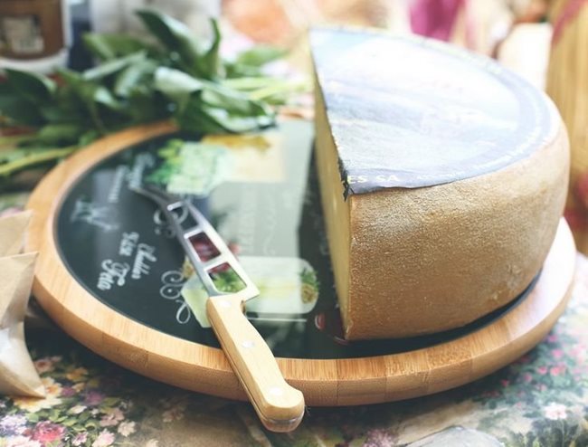 Комплект за сервиране на сирене "World of cheese" от 2 части, 32 см - Nuova R2S