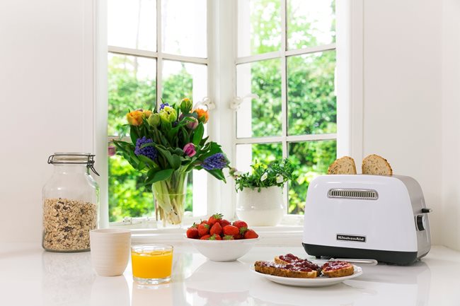 Тостер с 2 слота и 5 степени на препичане, 1100W, Onyx Black - KitchenAid