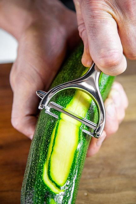 Прибор за белене на плодове/зеленчуци във формата на Y, 16 см - от Kitchen Craft