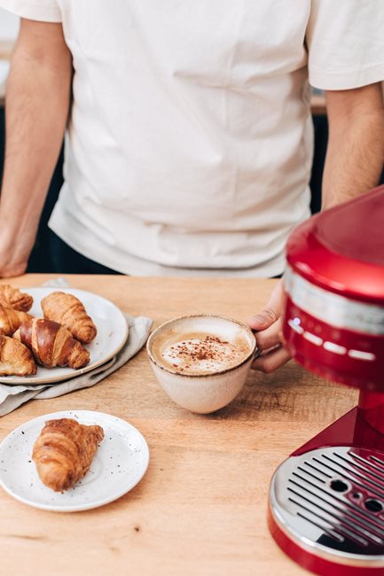 Електрическа еспресо машина "Artisan", 1470W, цвят "Candy Apple" - марка KitchenAid