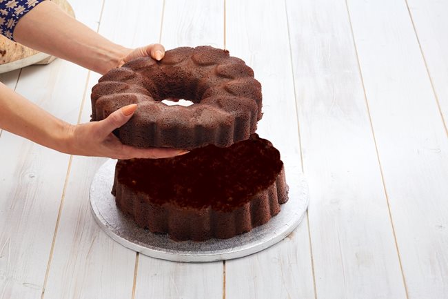 Специално оформена форма за торта, 28 см, въглеродна стомана - от Kitchen Craft